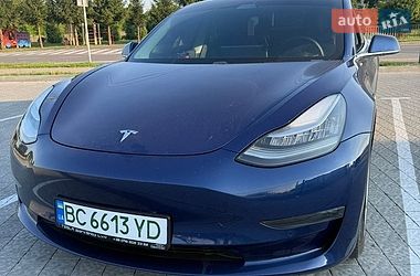 Седан Tesla Model 3 2020 в Львове