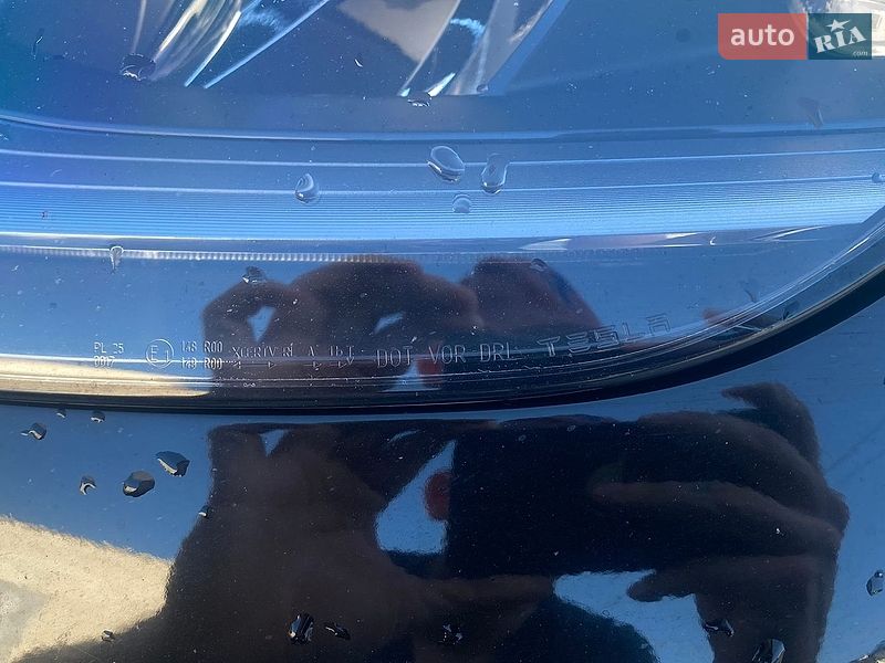 Седан Tesla Model 3 2021 в Львове