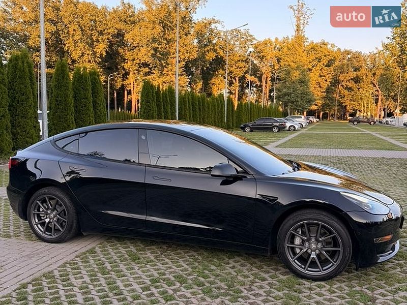 Седан Tesla Model 3 2021 в Харькове фото Седан Tesla Model 3 2021 в Харькове