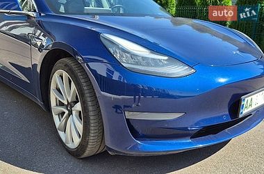 Седан Tesla Model 3 2020 в Києві