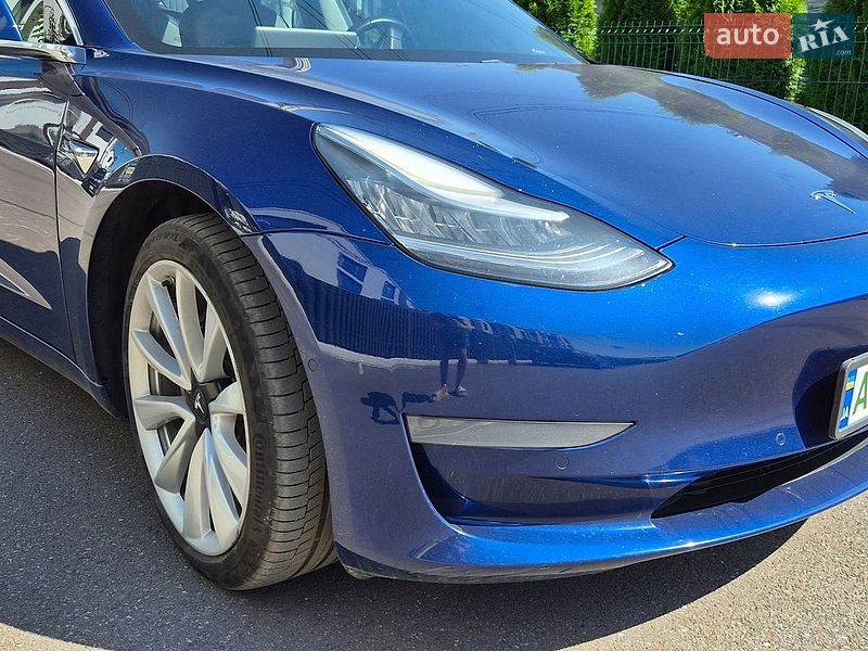 Седан Tesla Model 3 2020 в Києві