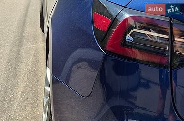 Седан Tesla Model 3 2020 в Києві