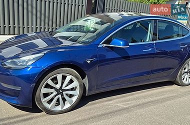 Седан Tesla Model 3 2020 в Києві