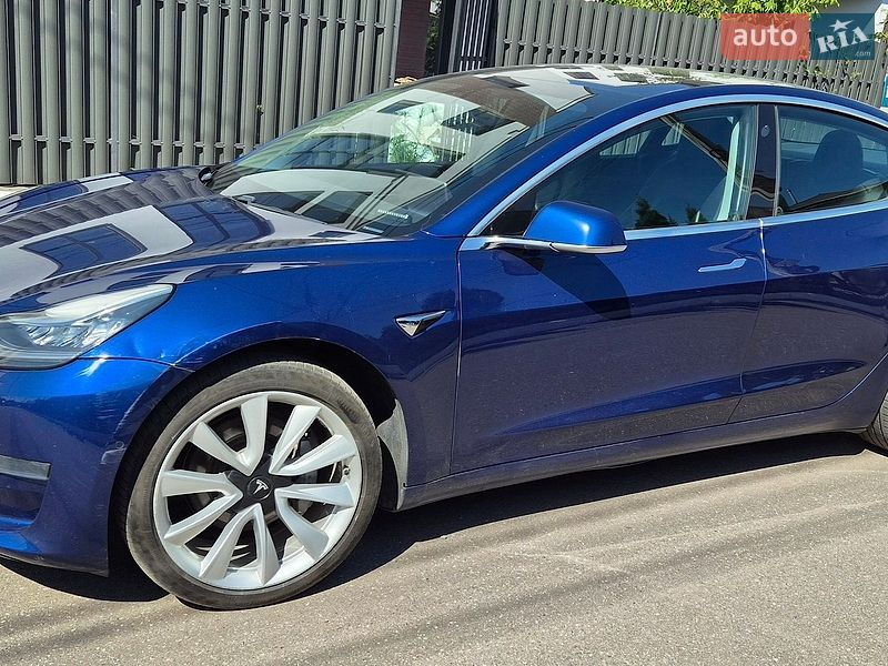 Седан Tesla Model 3 2020 в Києві
