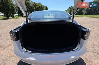 Седан Tesla Model 3 2021 в Киеве