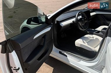 Седан Tesla Model 3 2021 в Киеве