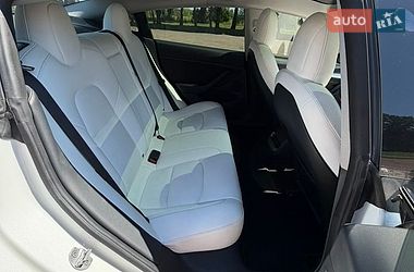 Седан Tesla Model 3 2021 в Киеве