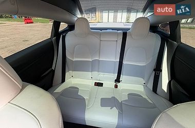Седан Tesla Model 3 2021 в Киеве