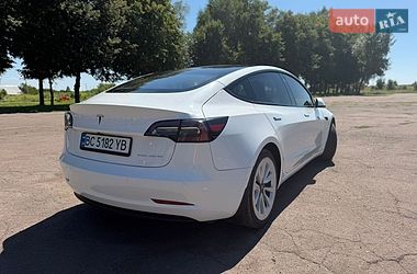 Седан Tesla Model 3 2021 в Киеве