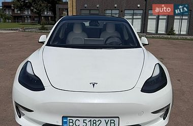 Седан Tesla Model 3 2021 в Киеве