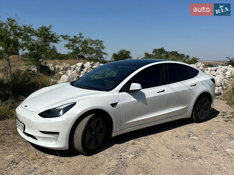 Tesla Model 3 2022