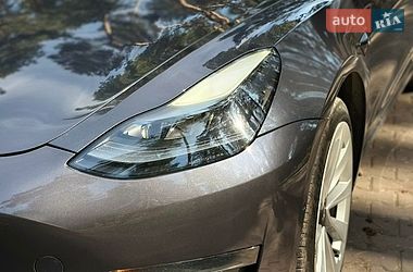 Седан Tesla Model 3 2021 в Львові