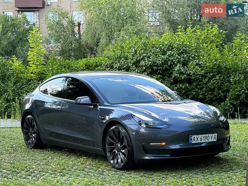 Седан Tesla Model 3 2023 в Харькове