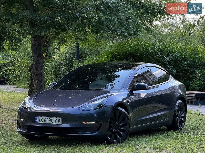 Седан Tesla Model 3 2023 в Харькове