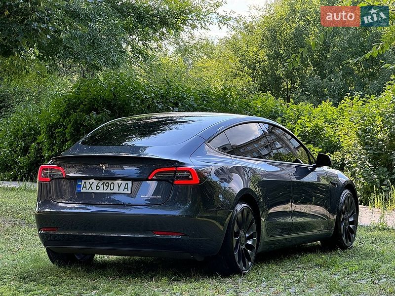 Седан Tesla Model 3 2023 в Харькове