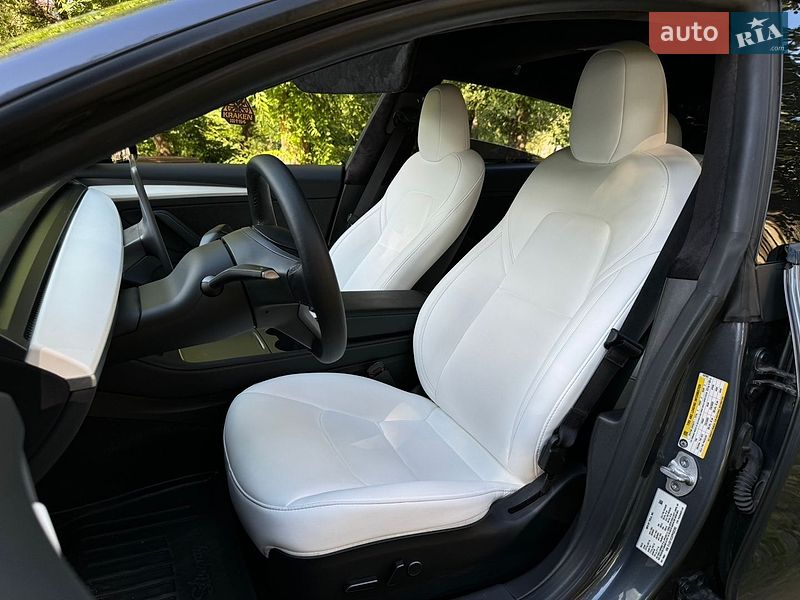 Седан Tesla Model 3 2023 в Харькове