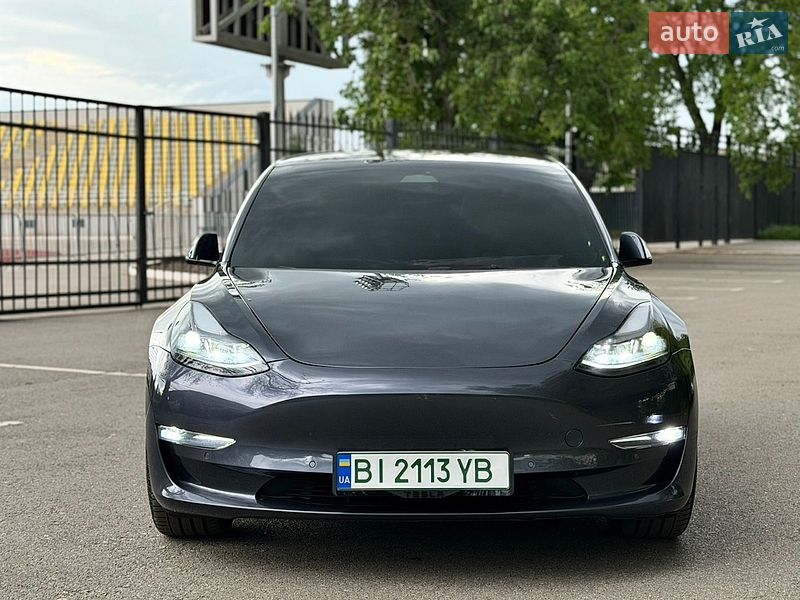 Седан Tesla Model 3 2022 в Кривому Розі