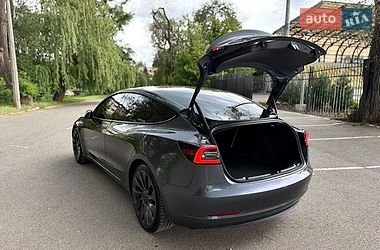 Седан Tesla Model 3 2022 в Кривому Розі
