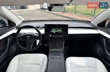 Седан Tesla Model 3 2022 в Кривому Розі