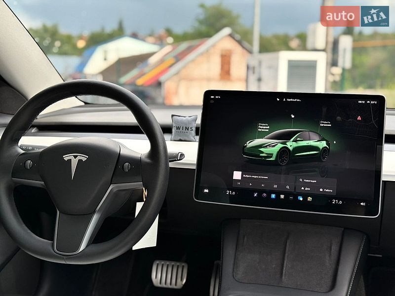 Седан Tesla Model 3 2022 в Кривому Розі