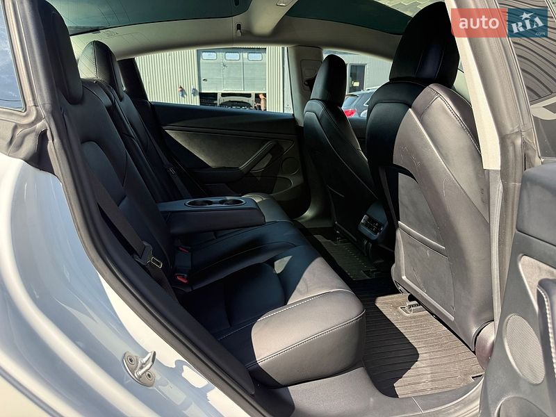Седан Tesla Model 3 2023 в Львові фото 70 Седан Tesla Model 3 2023 в Львові