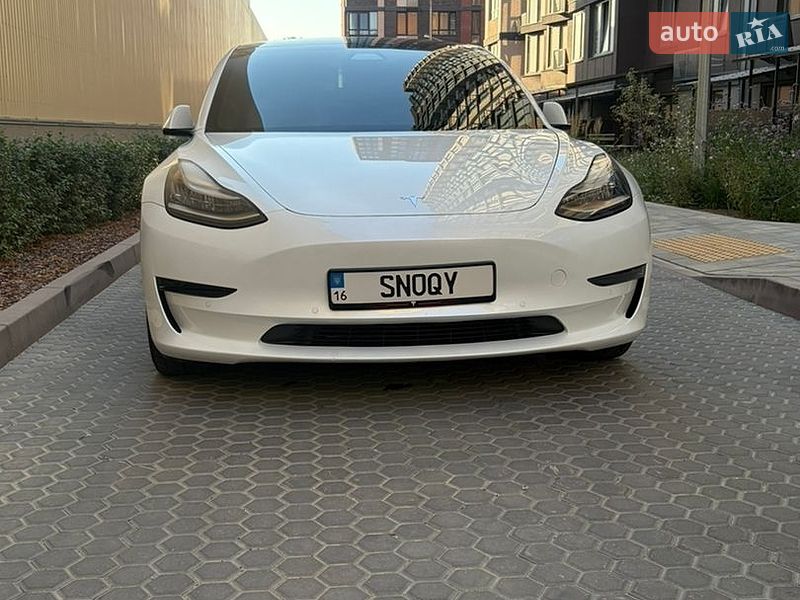Седан Tesla Model 3 2020 в Одессе