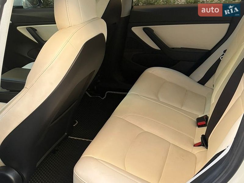 Седан Tesla Model 3 2020 в Одессе