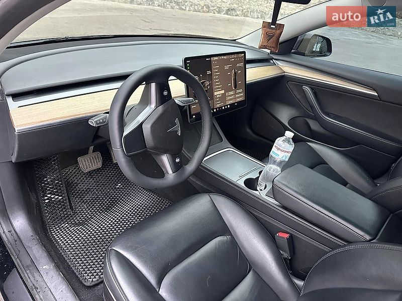 Седан Tesla Model 3 2022 в Житомирі