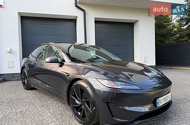 Седан Tesla Model 3 2024 в Тернополе