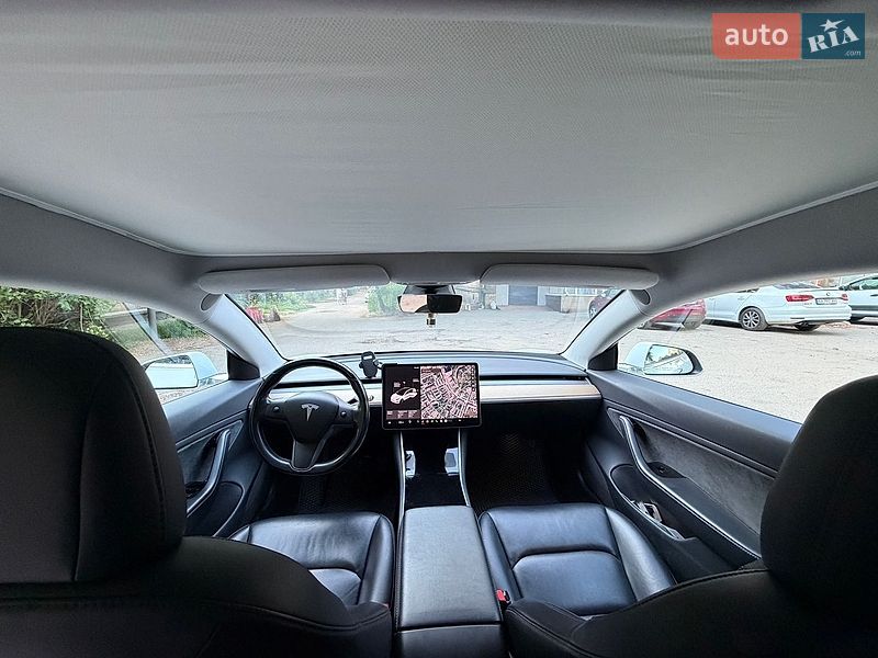 Седан Tesla Model 3 2018 в Киеве