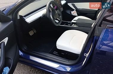 Седан Tesla Model 3 2020 в Киеве