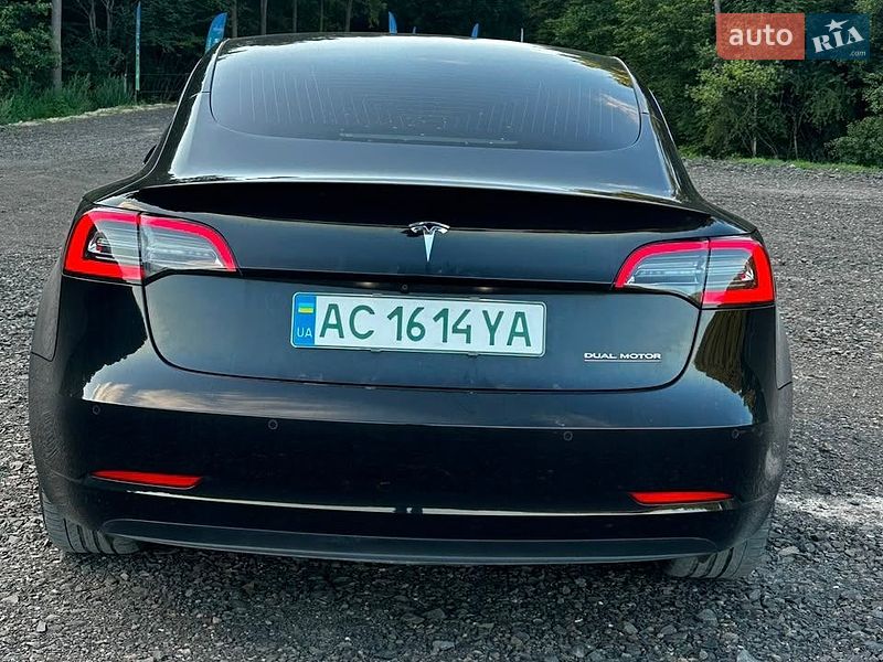 Седан Tesla Model 3 2019 в Луцке