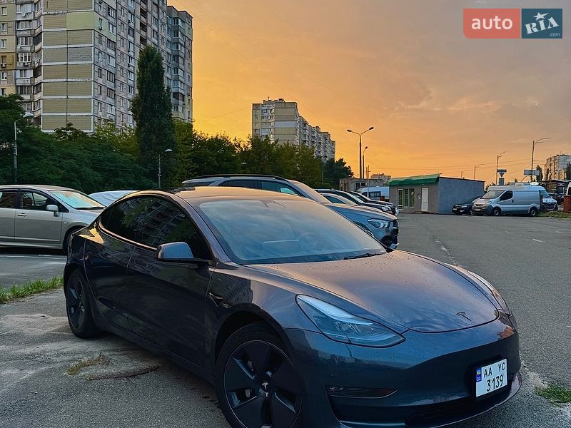 Tesla Model 3 2023
