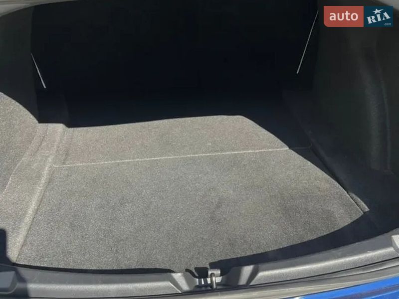 Седан Tesla Model 3 2021 в Новояворовске