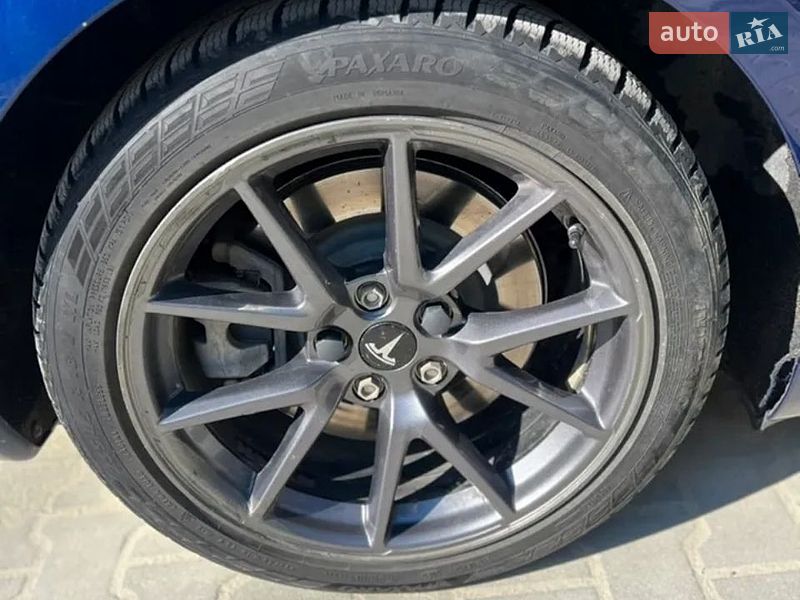 Седан Tesla Model 3 2021 в Новояворовске