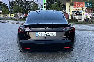 Седан Tesla Model 3 2023 в Івано-Франківську