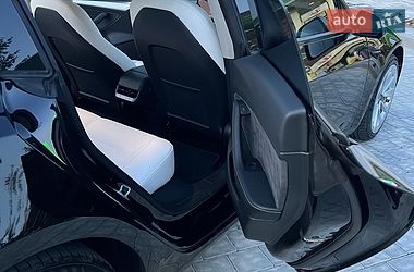 Седан Tesla Model 3 2023 в Івано-Франківську