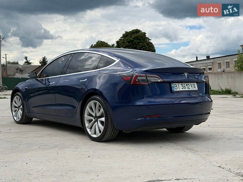 Седан Tesla Model 3 2019 в Києві