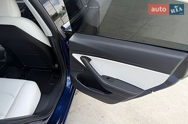 Седан Tesla Model 3 2019 в Києві
