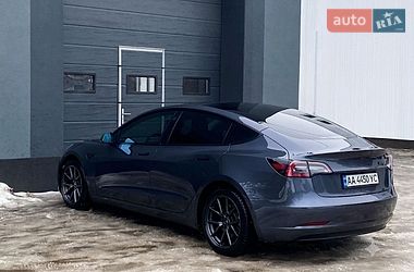 Седан Tesla Model 3 2021 в Львові