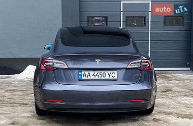 Седан Tesla Model 3 2021 в Львові