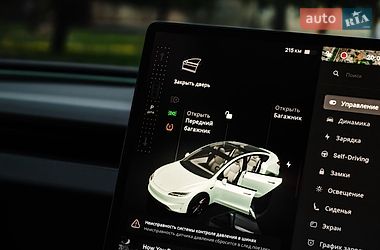 Седан Tesla Model 3 2024 в Николаеве