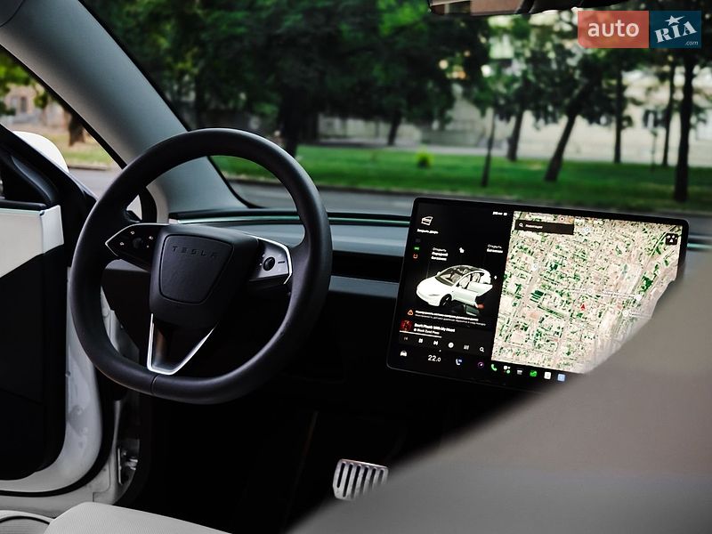 Седан Tesla Model 3 2024 в Николаеве