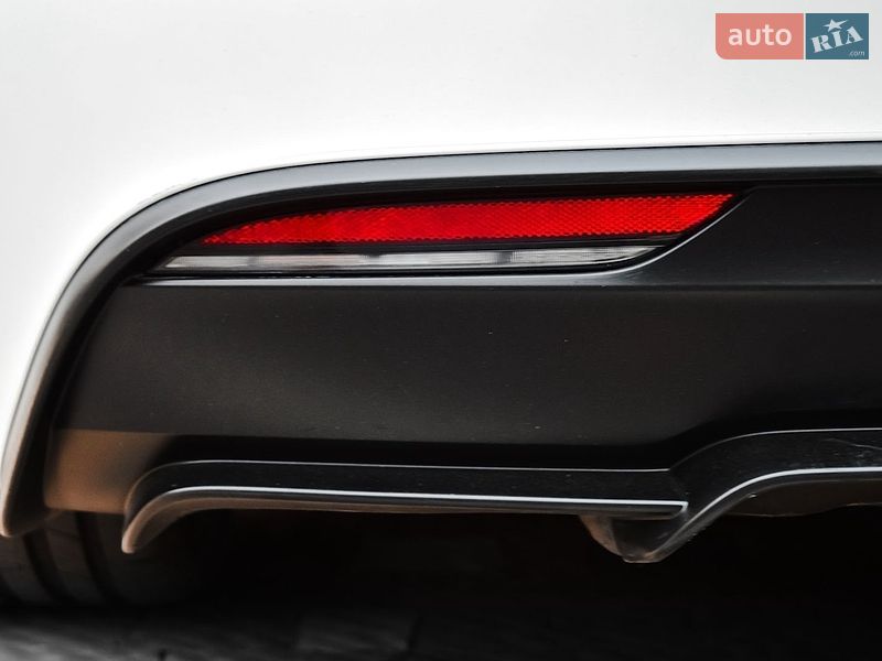 Седан Tesla Model 3 2024 в Николаеве