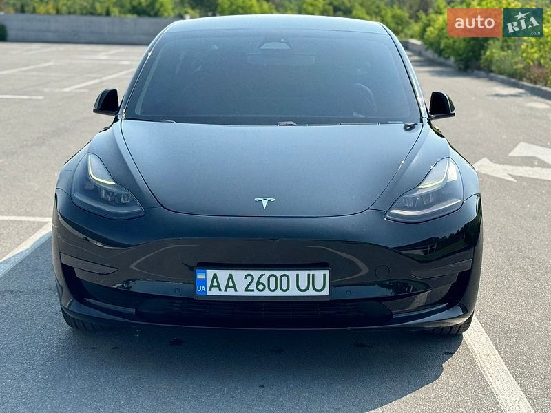 Седан Tesla Model 3 2021 в Києві