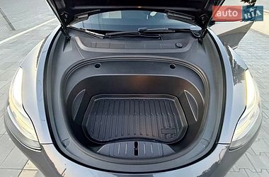 Седан Tesla Model 3 2023 в Первомайську