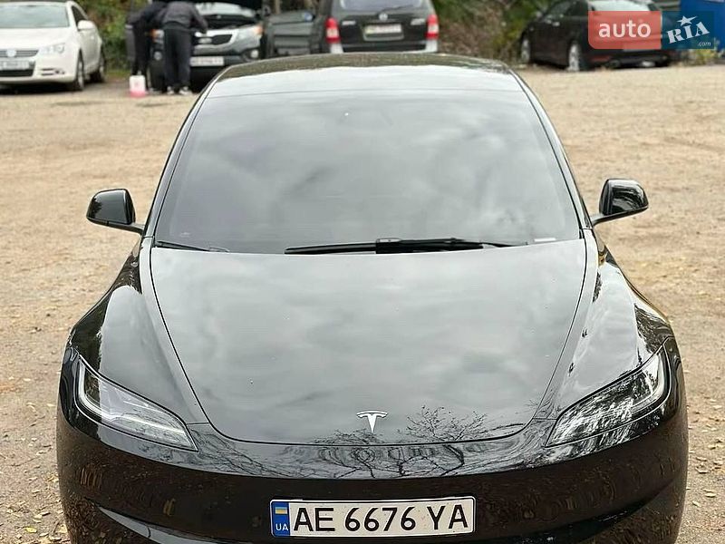 Седан Tesla Model 3 2024 в Дніпрі