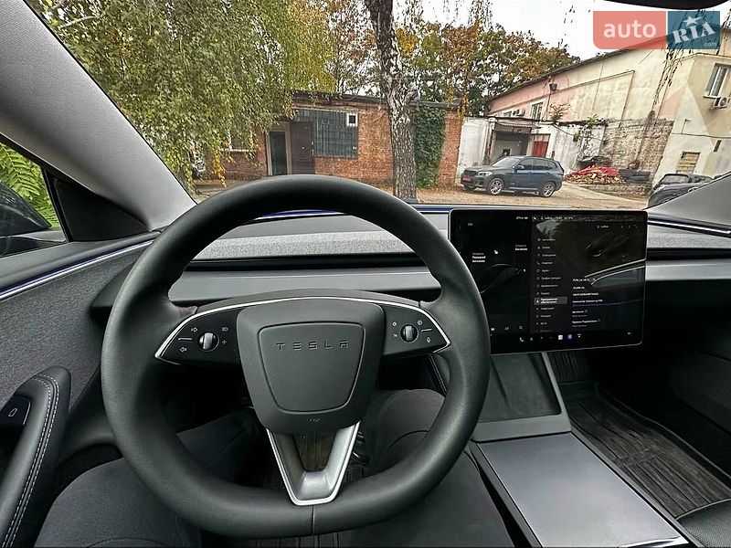Седан Tesla Model 3 2024 в Дніпрі