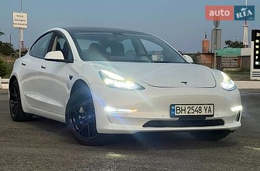 Седан Tesla Model 3 2021 в Черноморске