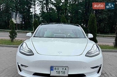 Седан Tesla Model 3 2019 в Тернополе